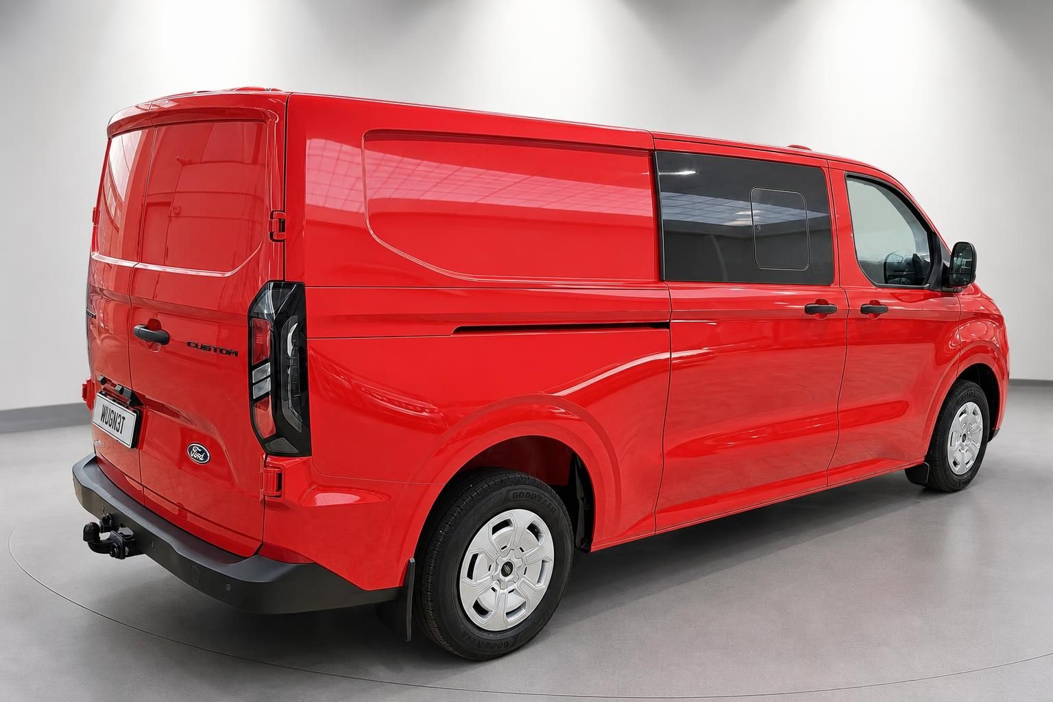 Ford Transit Custom rot Heckansicht seitlich im Studio