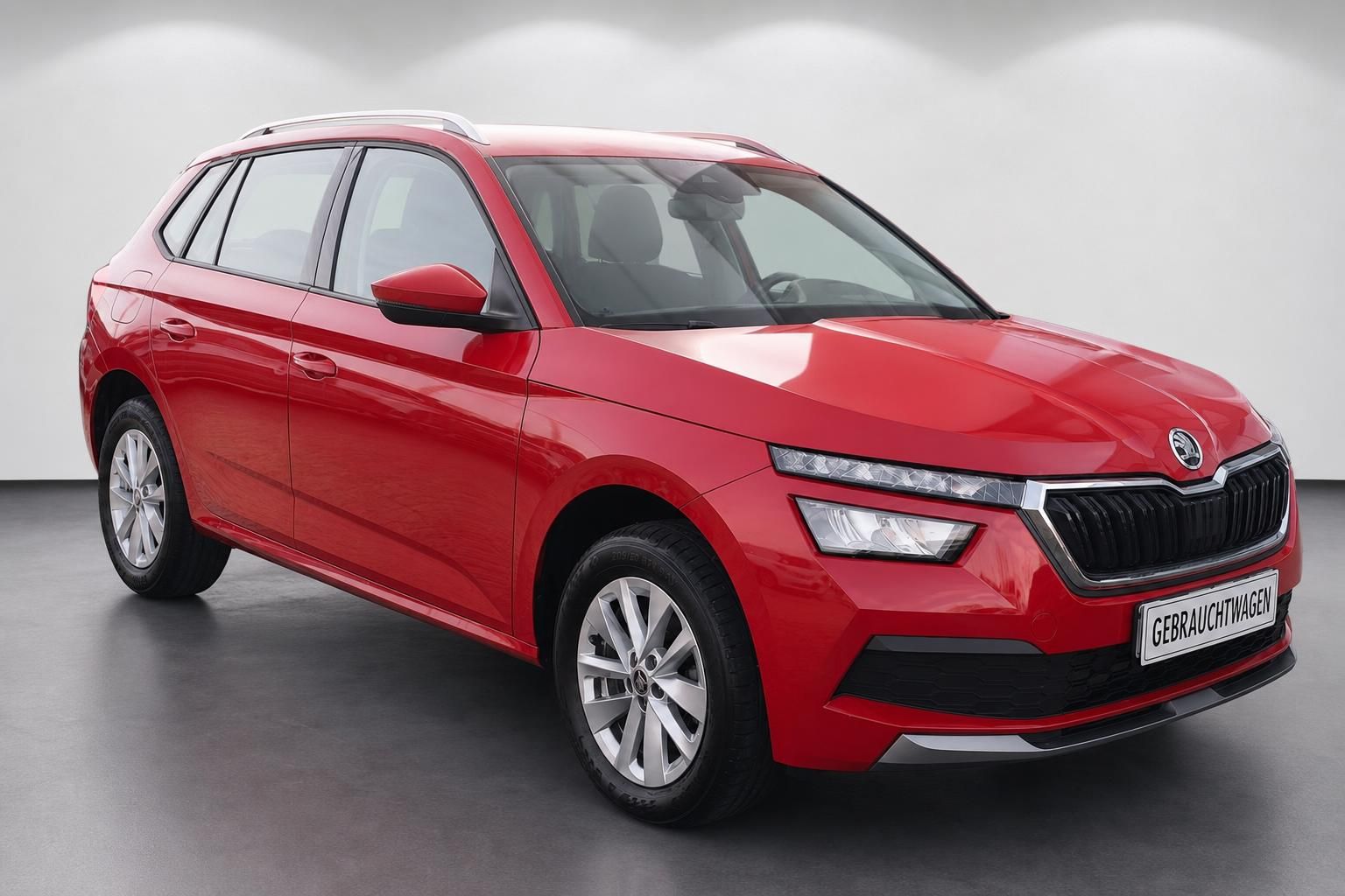 Skoda Kamiq rot Frontansicht Gebrauchtwagen Studio