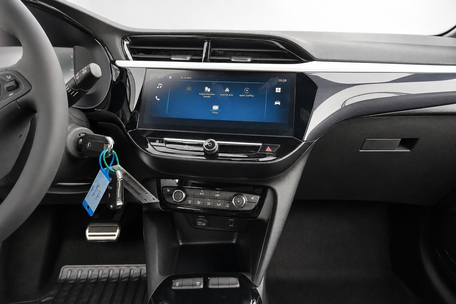 Opel Innenraum Infotainment-Display mit Android Auto und Apple CarPlay
