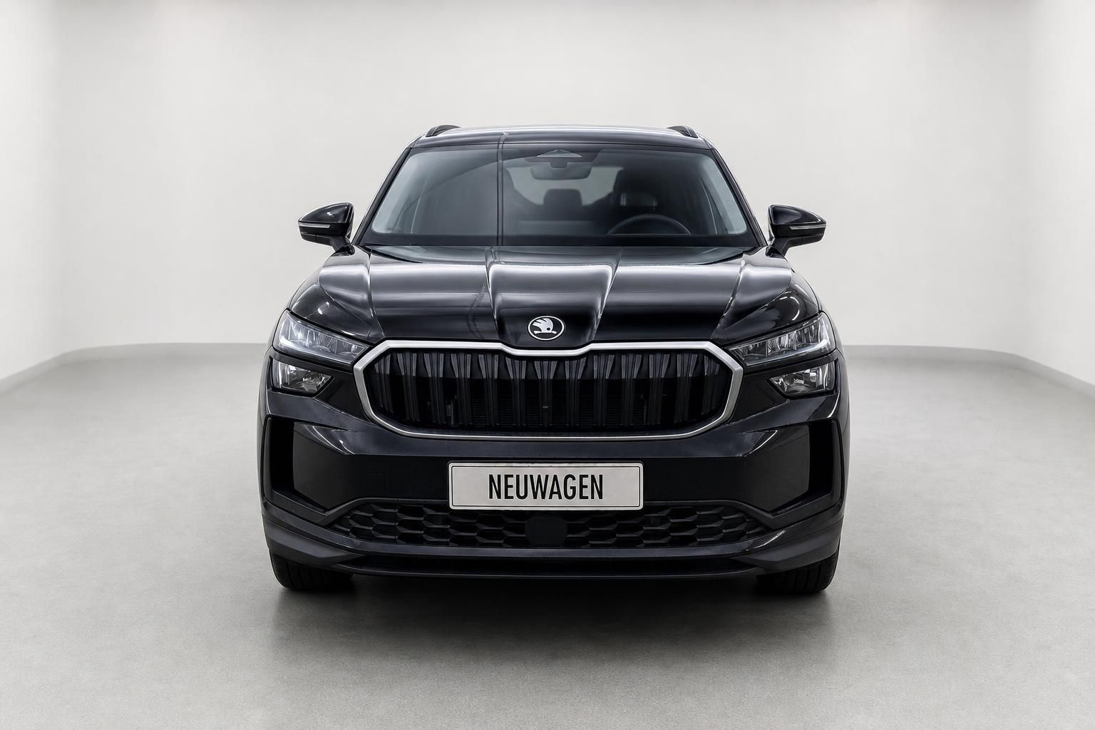 Skoda Kodiaq schwarz SUV Frontalansicht mit Kuehlergrill