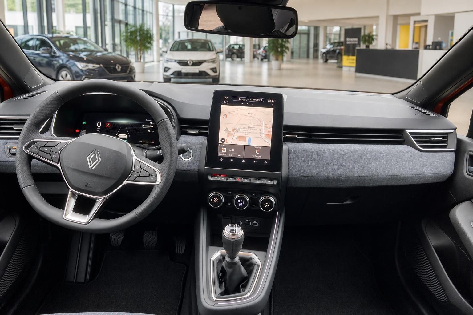 Renault Clio Cockpit mit digitalem Tacho, 9-Zoll-Touchscreen, Navigationssystem und Schaltgetriebe