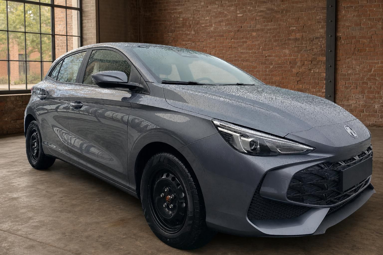 MG3 Hybrid+ grau, seitliche Frontansicht in Halle