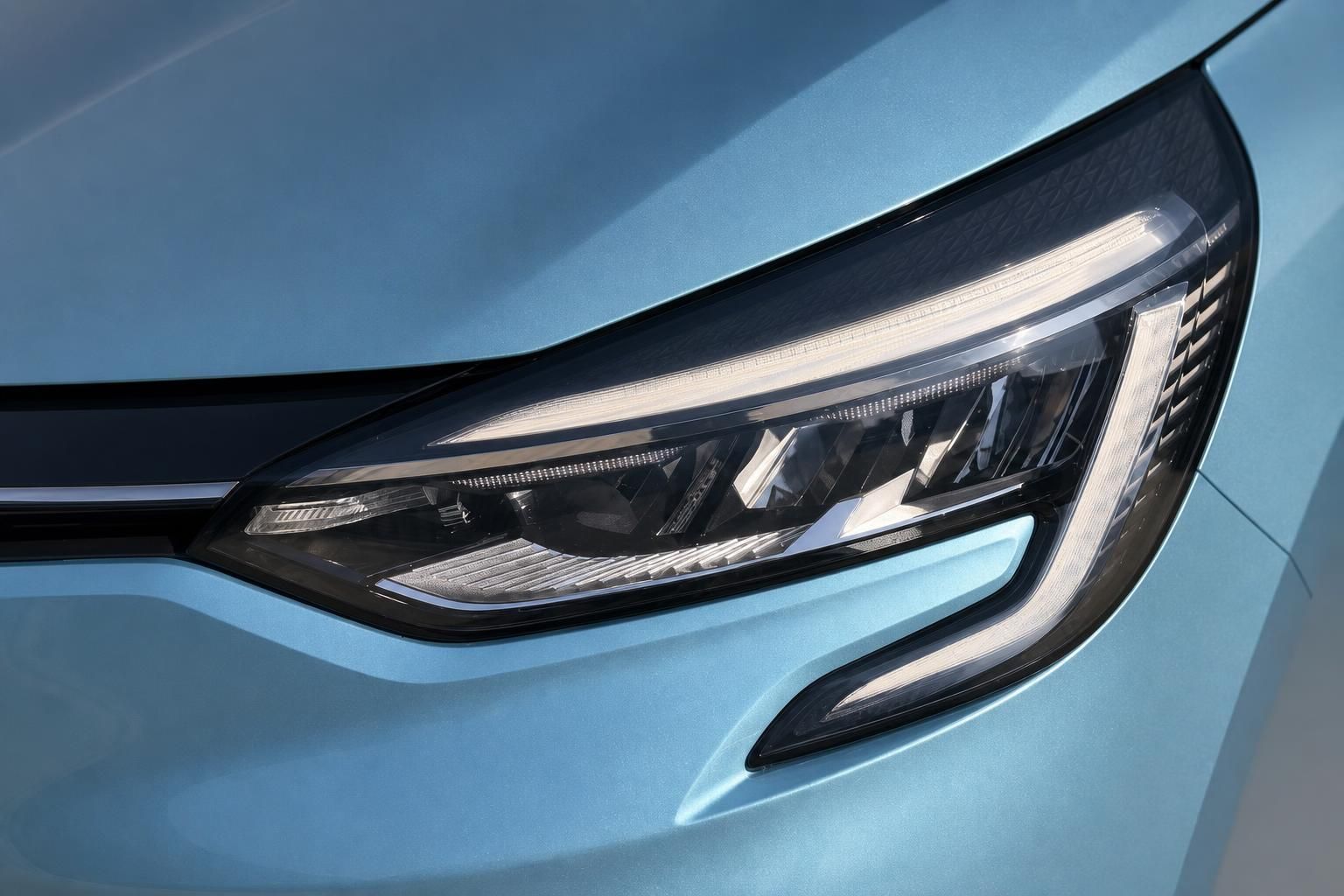 Renault Clio Detailansicht LED-Scheinwerfer in Nahaufnahme