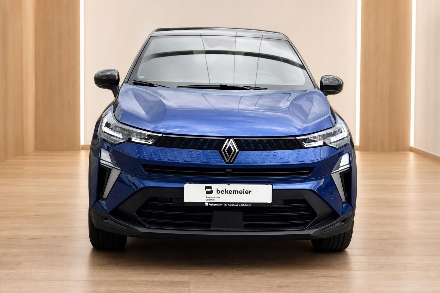 Renault Captur blau Frontansicht – SUV mit LED-Scheinwerfern und Renault-Rautenlogo