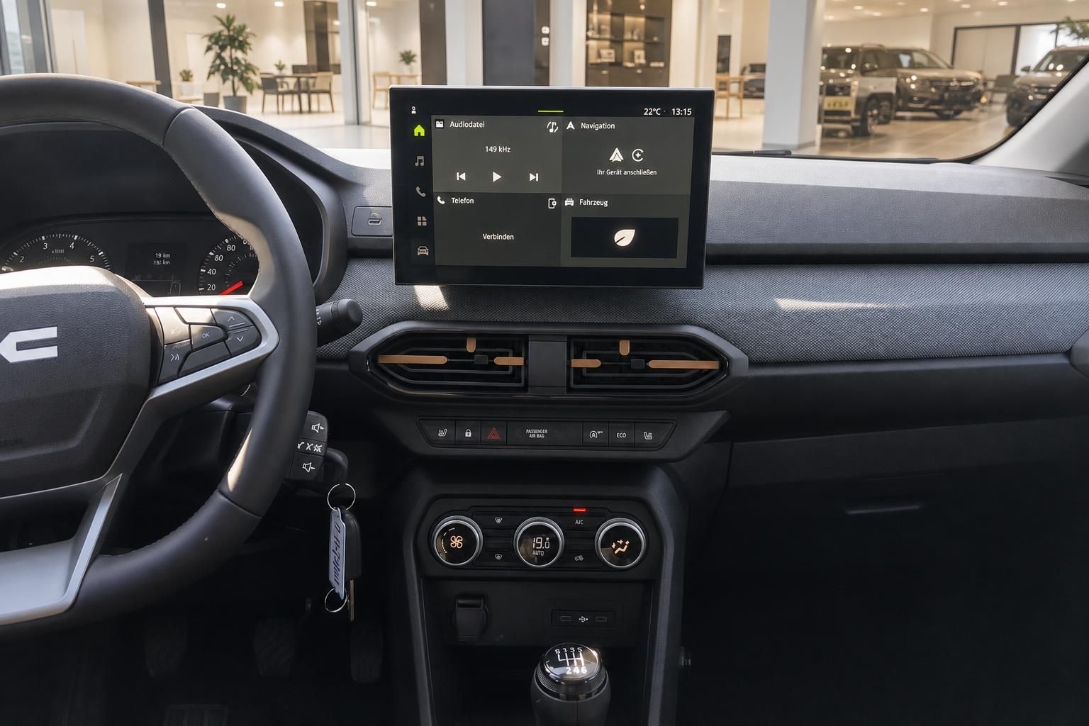 Mittelkonsole mit Touchscreen, Klimabedienung und Schaltknauf