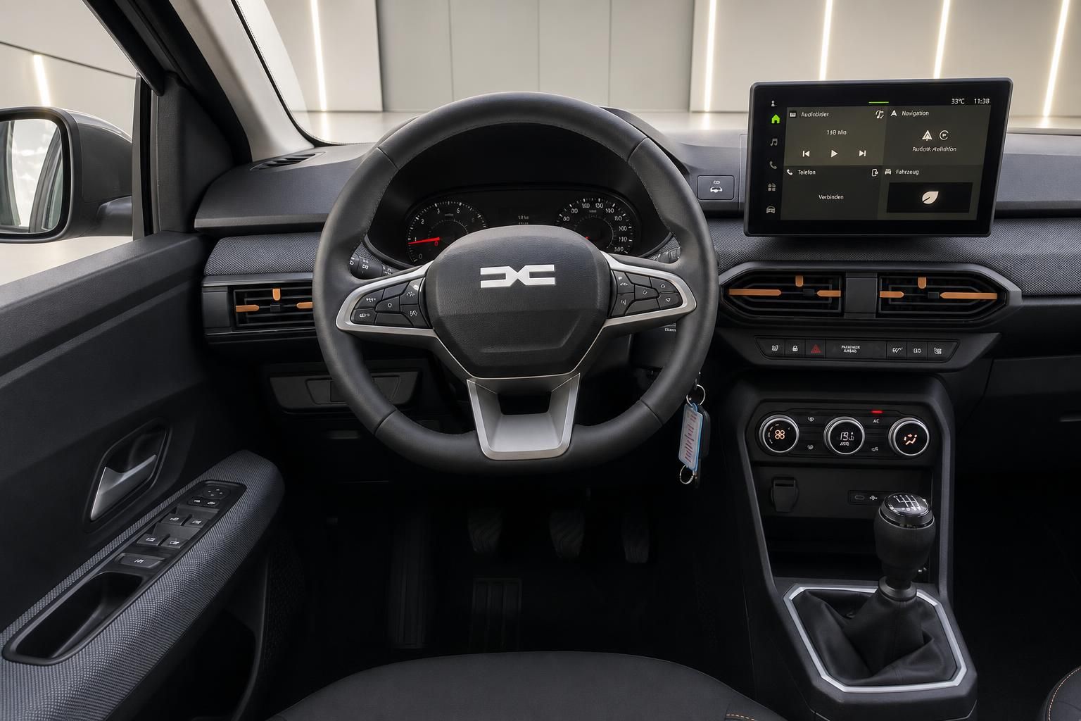 Dacia Sandero Stepway Innenraum mit Lenkrad und Multimedia-Display