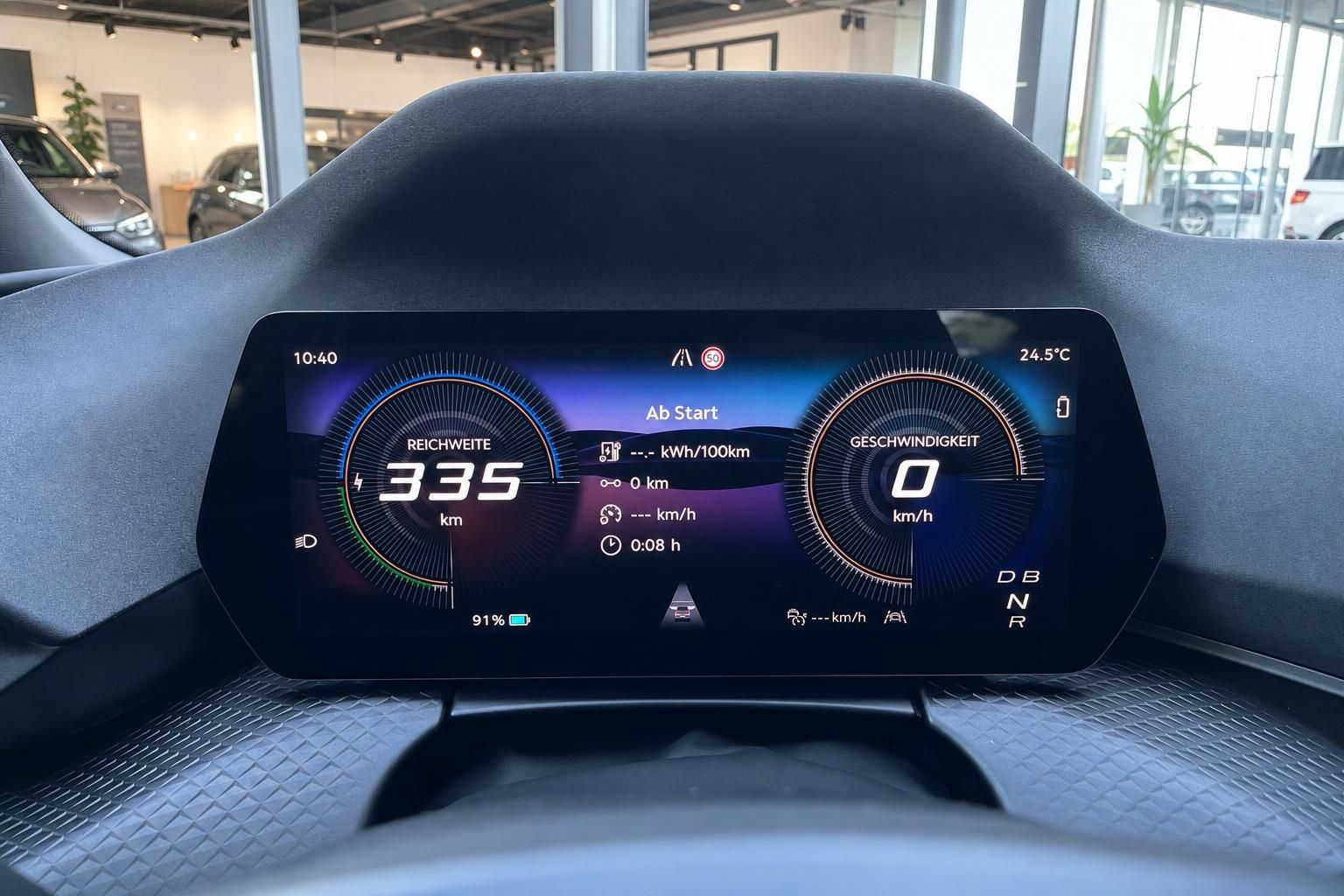 Digitales Tachodisplay mit Reichweitenanzeige im Cupra Cockpit