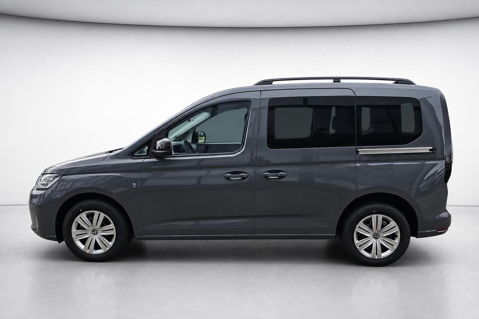 VW Caddy Grau Seitenansicht komplett im Studio