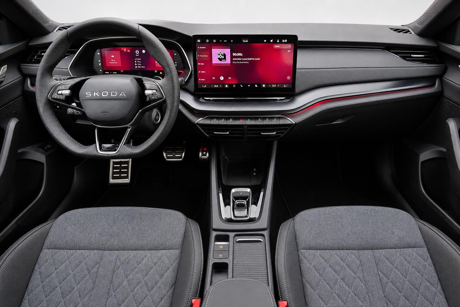 Skoda Cockpit mit Lenkrad, Digitaltacho und Infotainment-Display