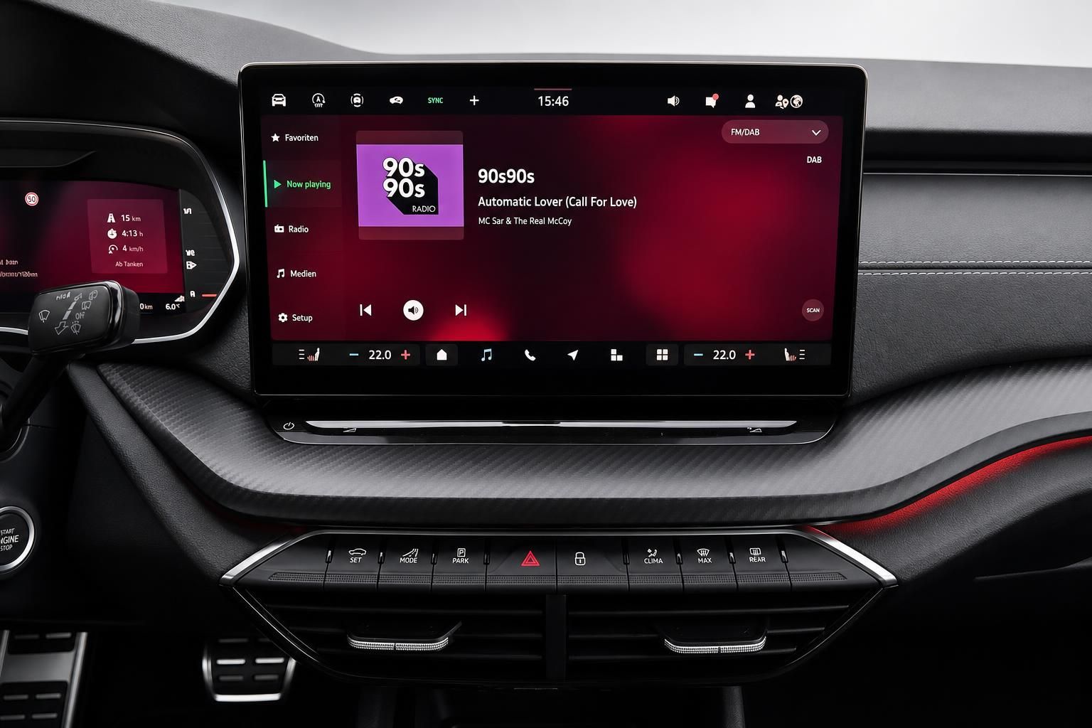 Infotainment-Display Skoda mit Radiomenü und Klimabedienung im Detail