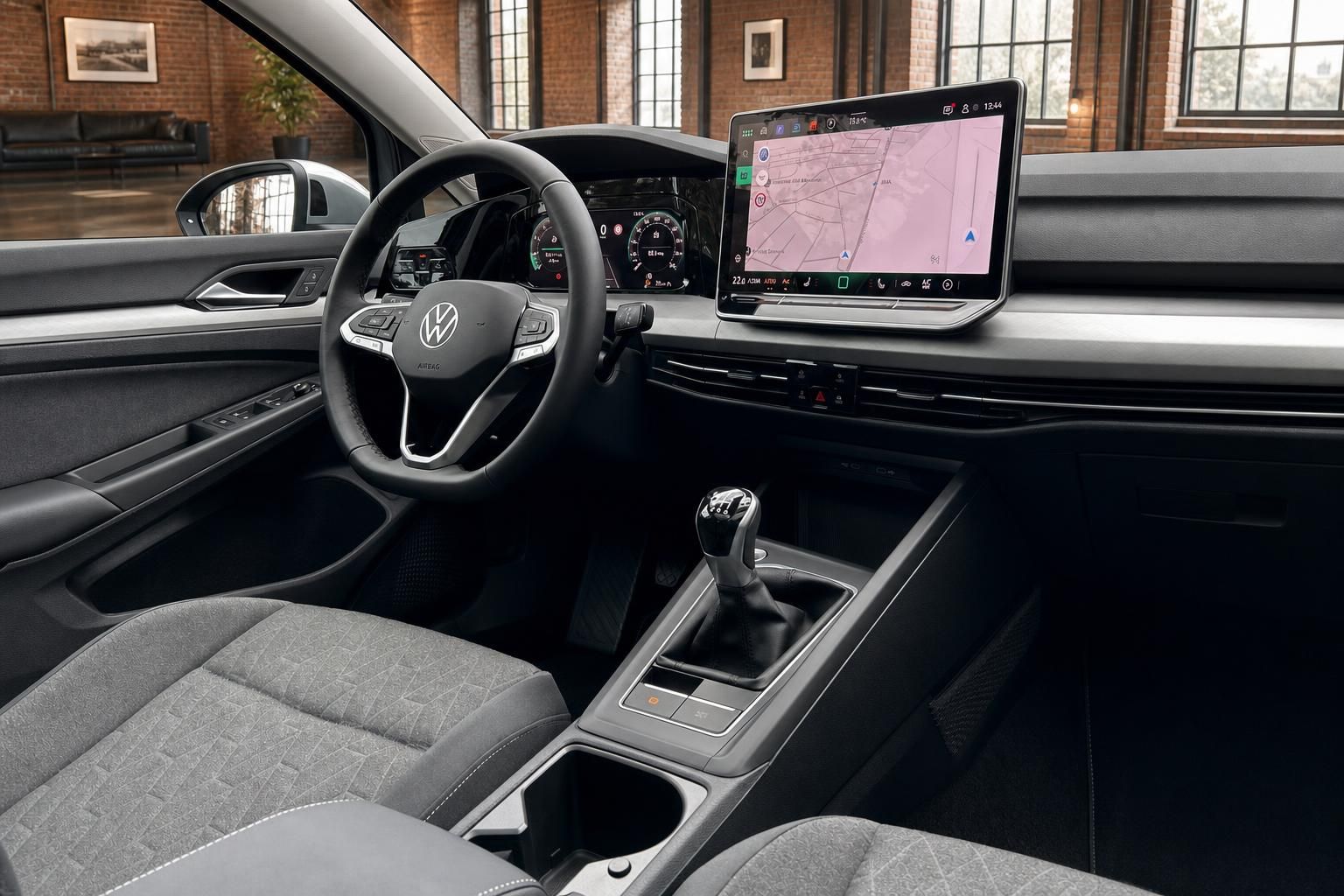 VW Cockpit mit Touchscreen Navigation und Schaltknauf
