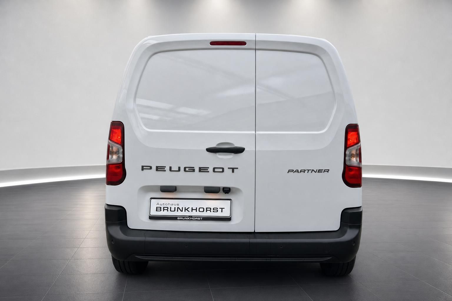 Peugeot Partner Kastenwagen weiß, Heckansicht mit Rücklichtern