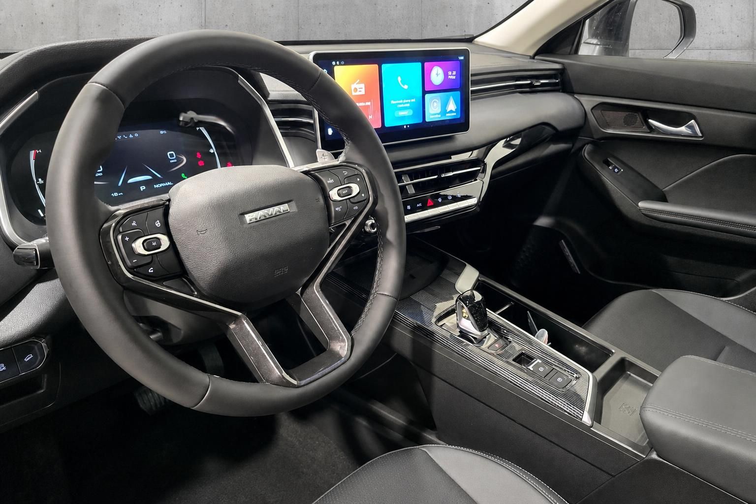 GWM Haval Jolion Pro Innenraum mit Lenkrad und Multimedia-Display