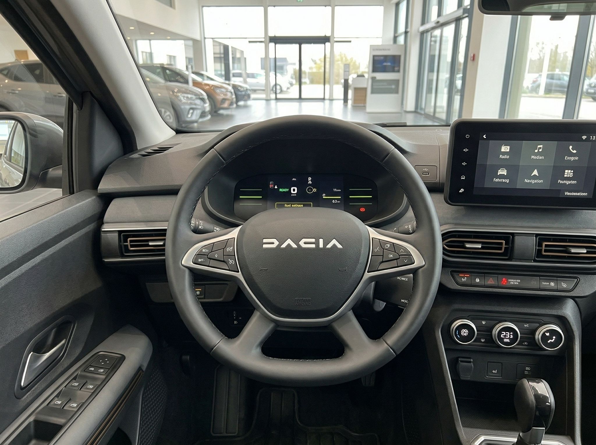 Dacia Cockpit-Ansicht mit digitalem Display und Infotainment-System