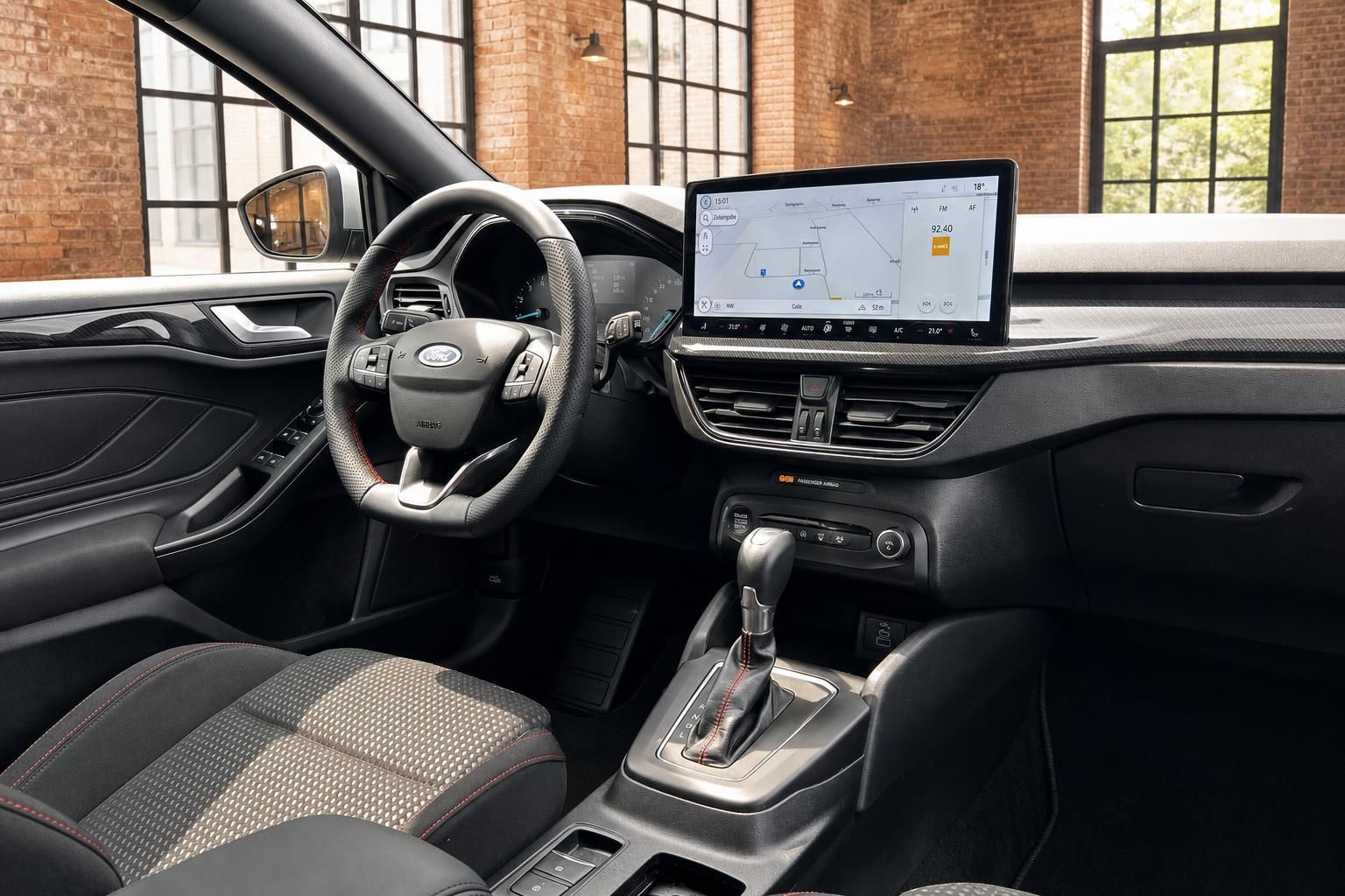 Ford Fokus Cockpit mit Navigationssystem und Automatikschaltung