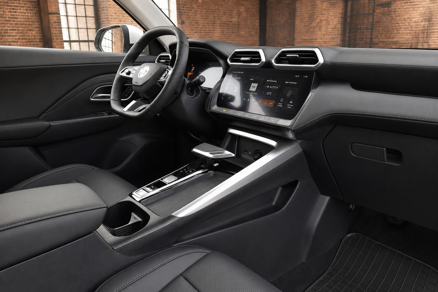 SUV Innenraum Cockpit mit Touchscreen und Mittelkonsole