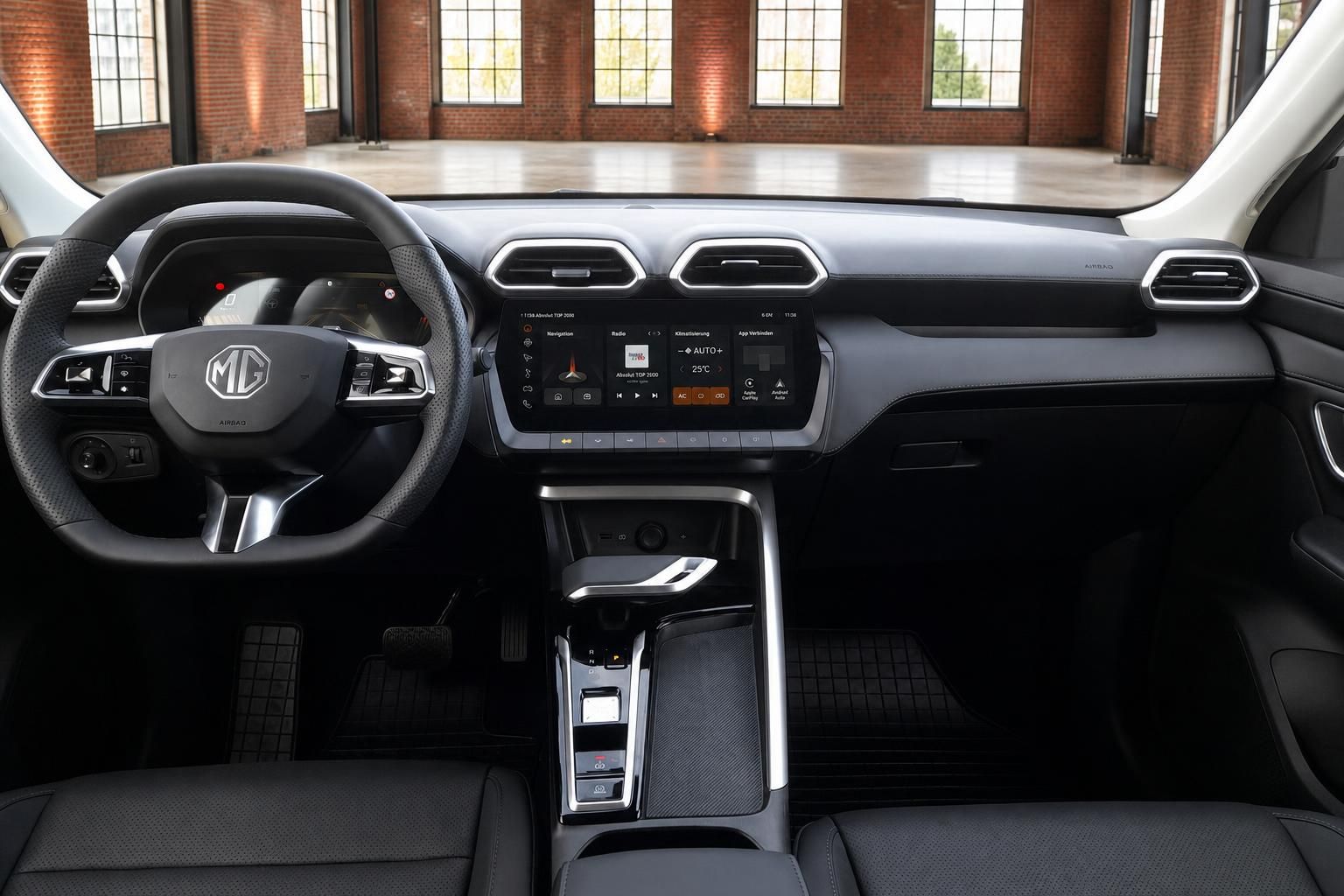 MG SUV Cockpit Armaturenbrett und Mittelkonsole Übersicht