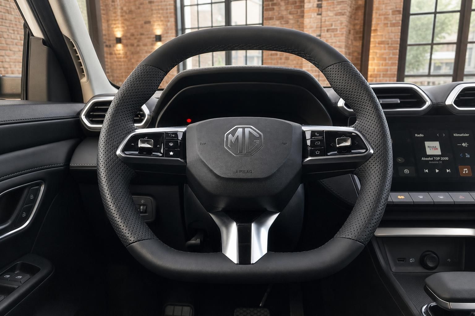 MG Lenkrad mit Multifunktionstasten und Infotainment Display
