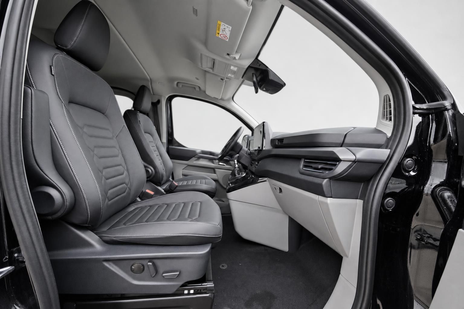 Ford Tourneo Custom Innenraum Vordersitze Armaturenbrett