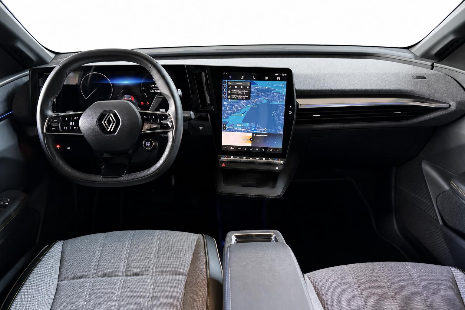 Renault Innenraum mit Lenkrad, Touchscreen und Sitzen von vorne