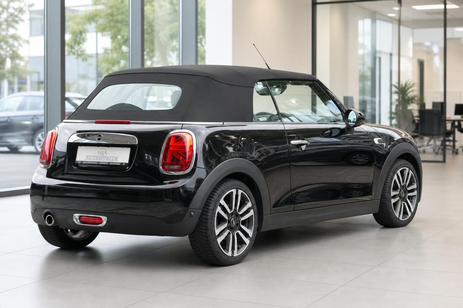 Mini Cooper Cabrio - Bild 2 von 10