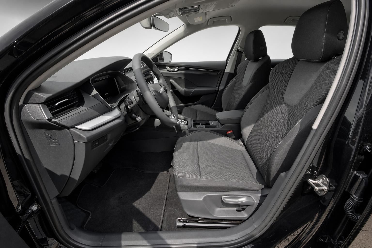 Skoda Octavia Innenraum, Vordersitze und Cockpit Ansicht