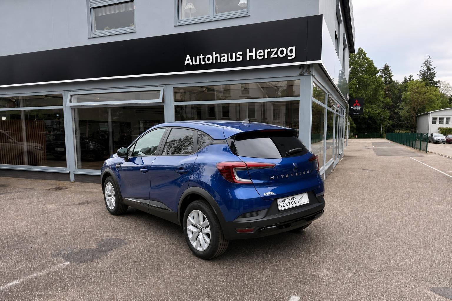 Mitsubishi ASX SUV blau Heckansicht beim Autohaus Herzog - moderner Kompakt-SUV mit Allradantrieb