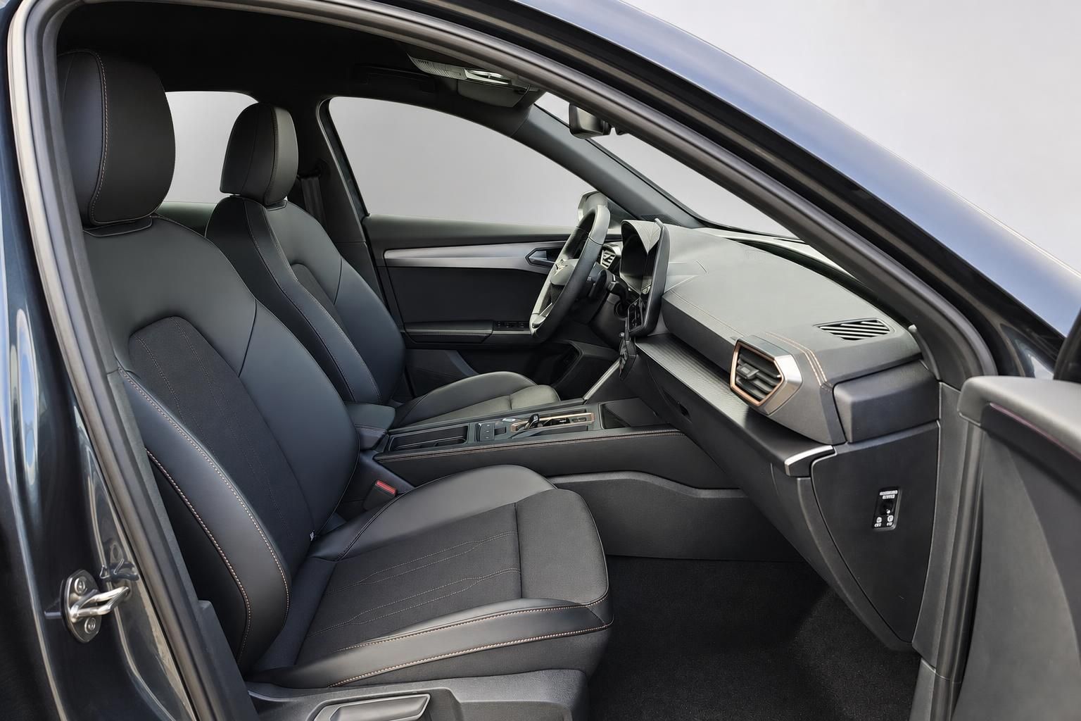 Cupra Formentor Interieur, Vordersitze und Armaturenbrett