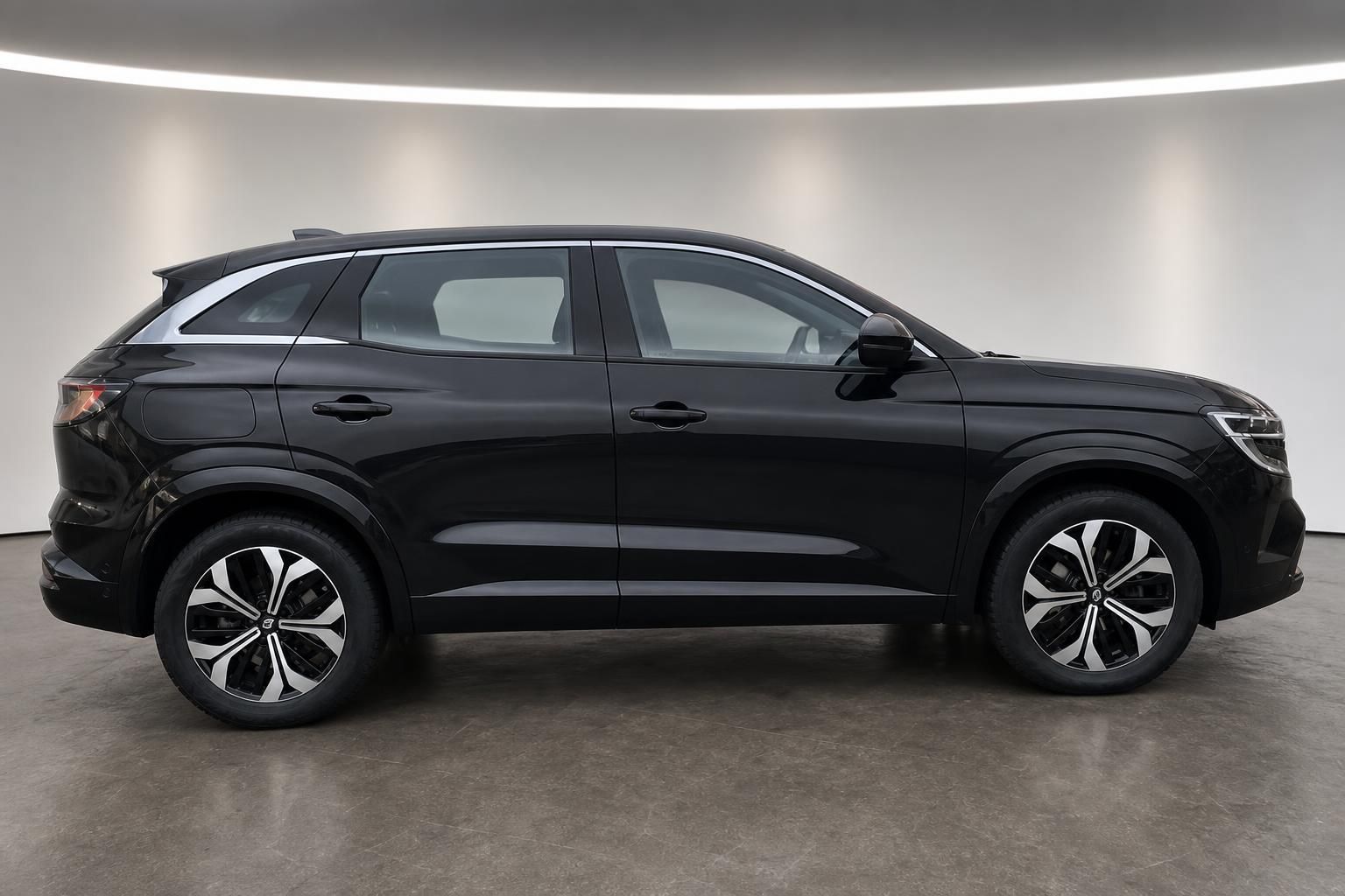 Renault Austral schwarz SUV Seitenansicht mit Alufelgen