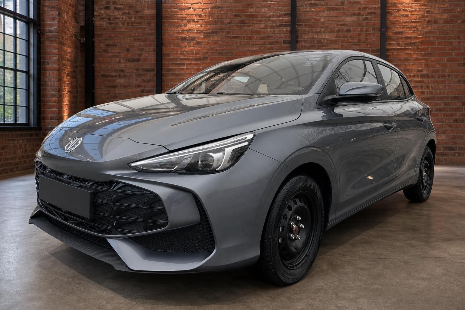 MG3 Hybrid+ in Grau, Frontansicht schraeg in Backsteinhalle