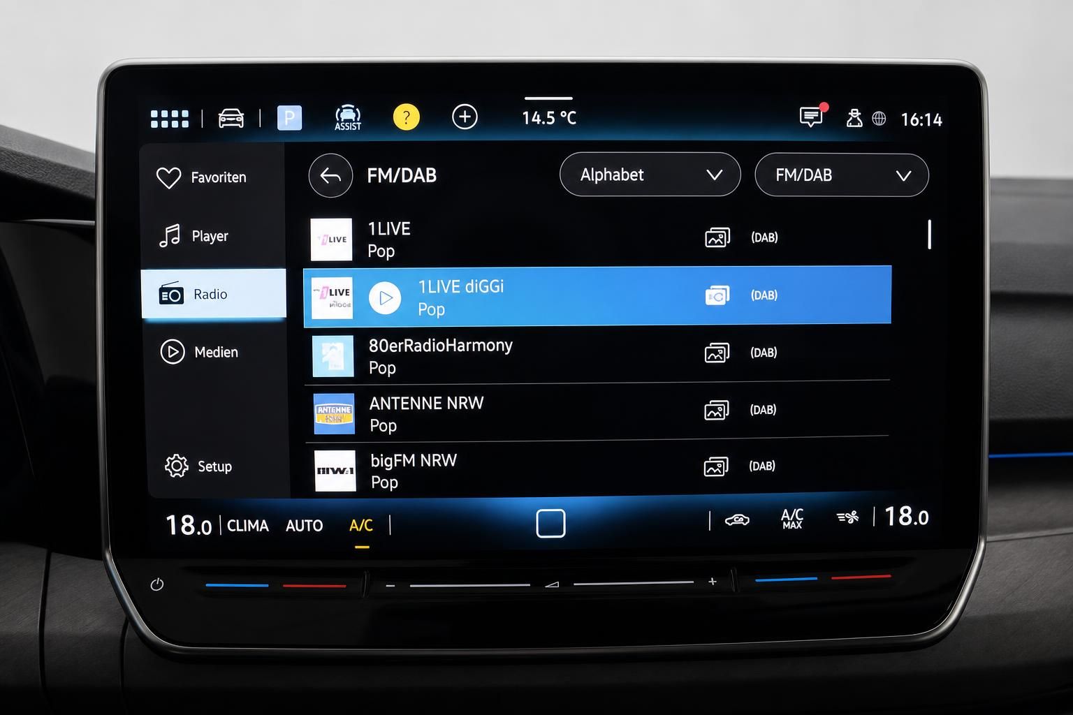 VW Infotainment-Display mit DAB-Radiosender-Auswahl