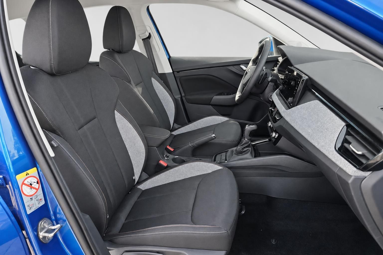 Skoda Vordersitze und Armaturenbrett, Innenraumansicht