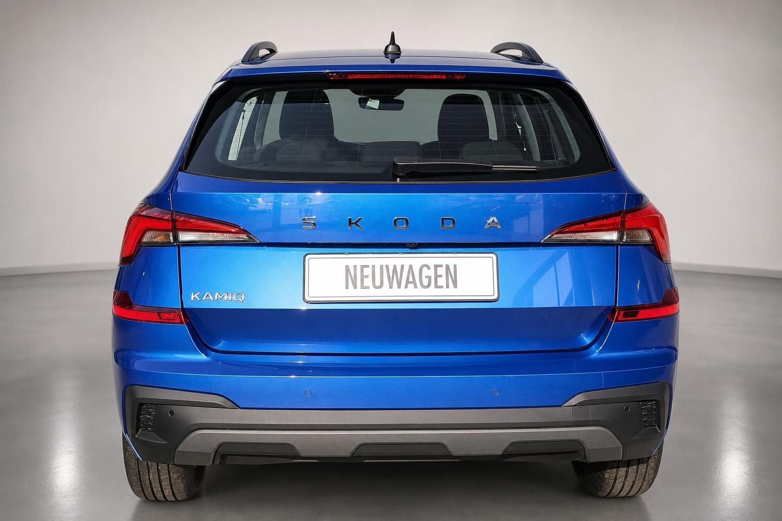 Skoda Kamiq blau Heckansicht mit Kamiq Schriftzug und Kennzeichen