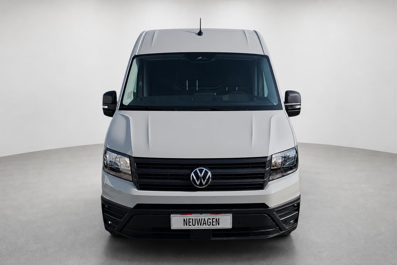 VW Crafter Kastenwagen Frontansicht in Weiß als Neuwagen