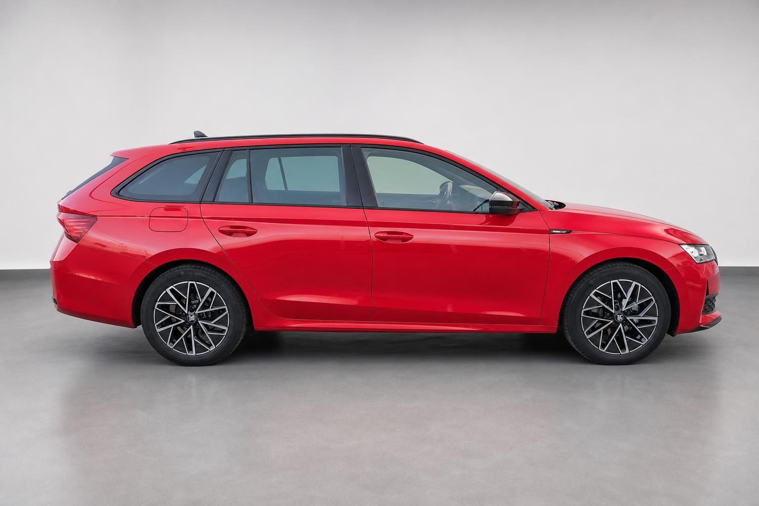 Skoda Octavia Combi Hybrid rot, Seitenansicht Neuwagen