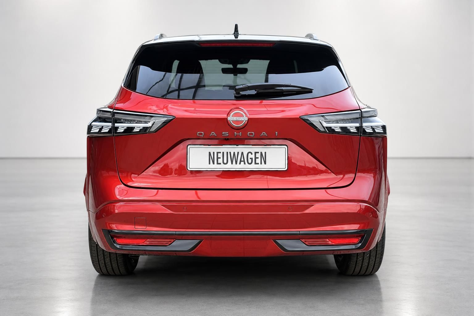 Nissan Qashqai in Rot, Heckansicht im Studio