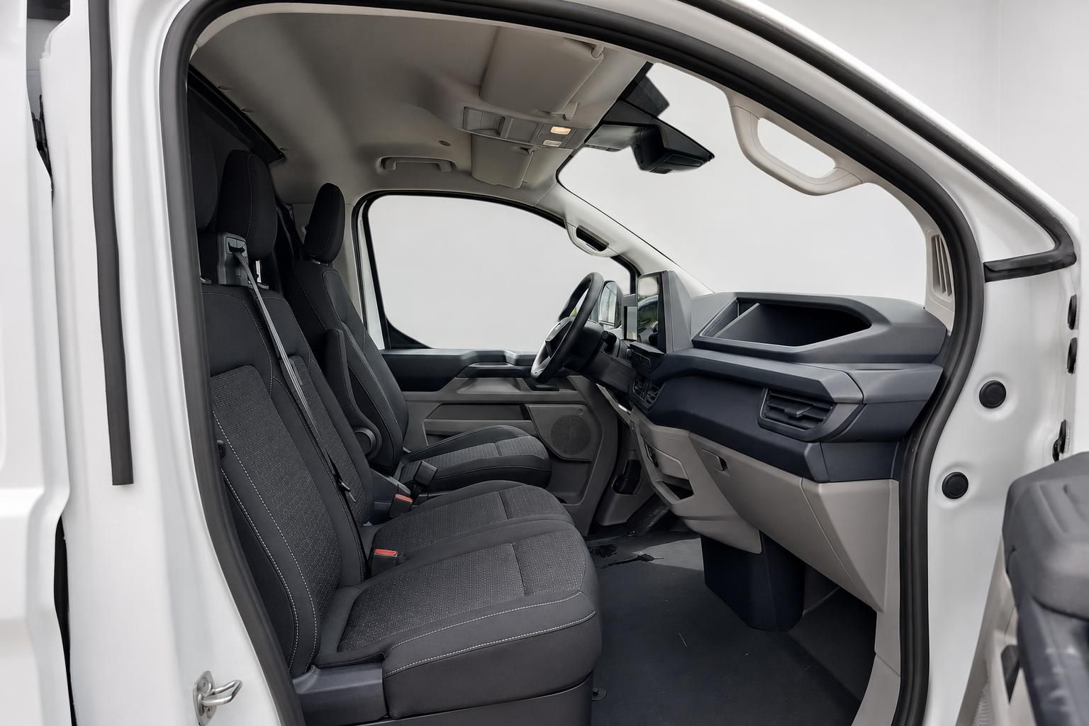 Ford Transit Custom Innenraum Cockpit und Vordersitze Detail