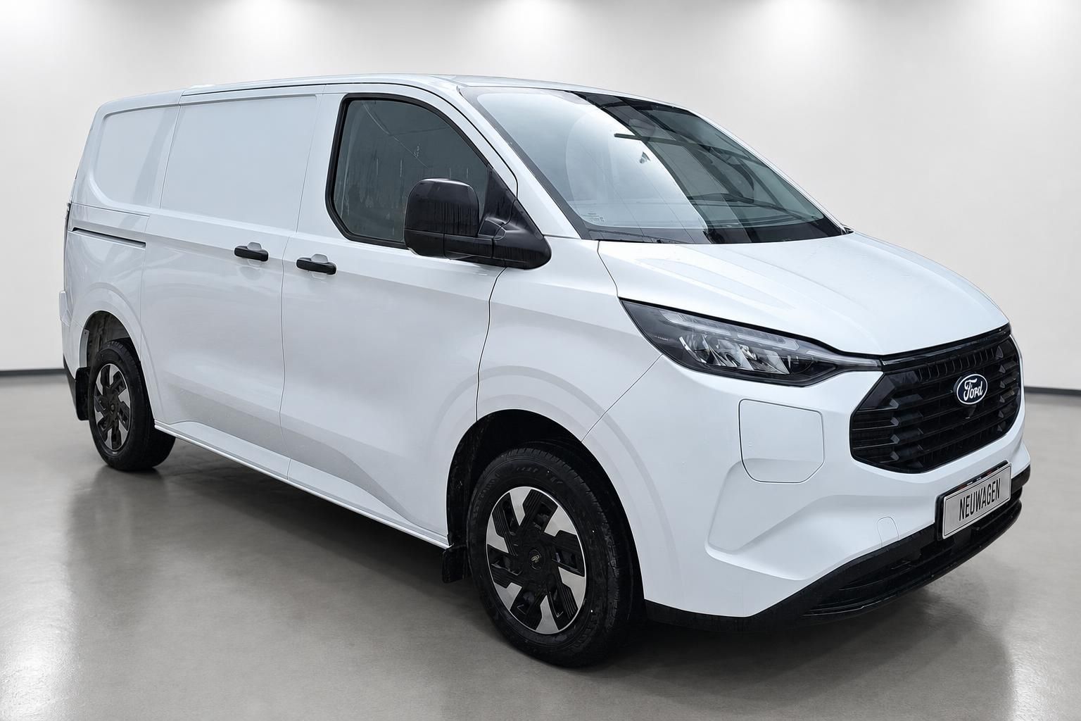 Ford Transit Custom weiß Kastenwagen Frontansicht schräg links