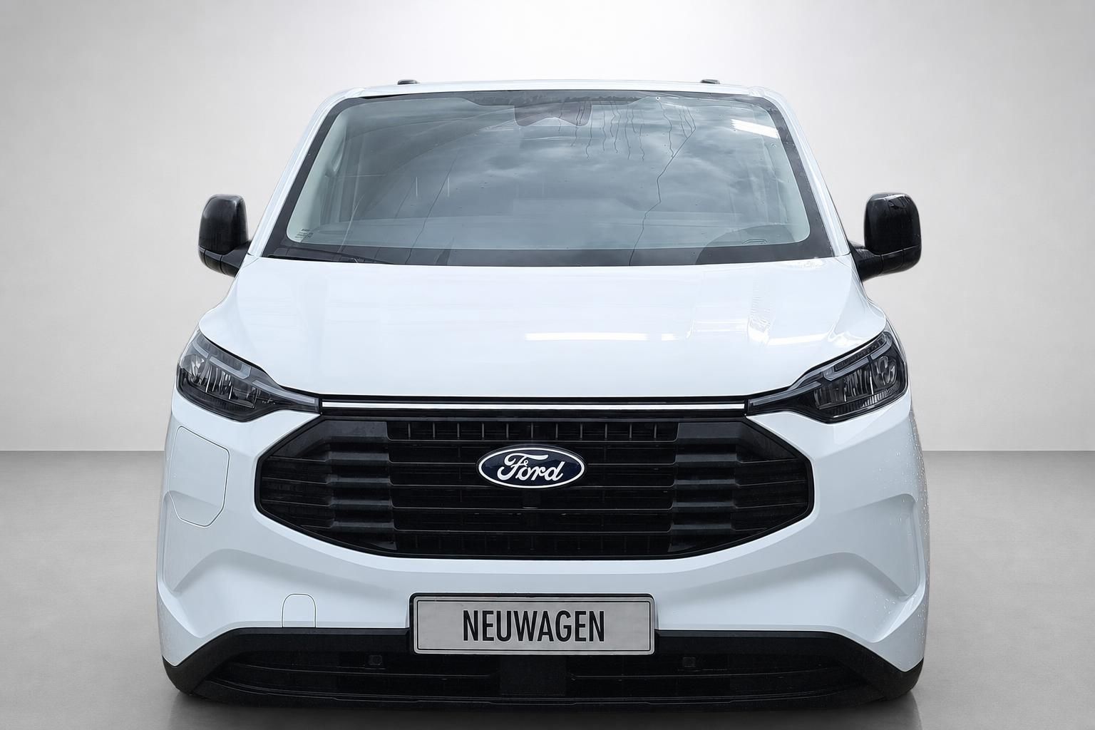Ford Transit Custom weiß Kastenwagen Frontansicht direkt