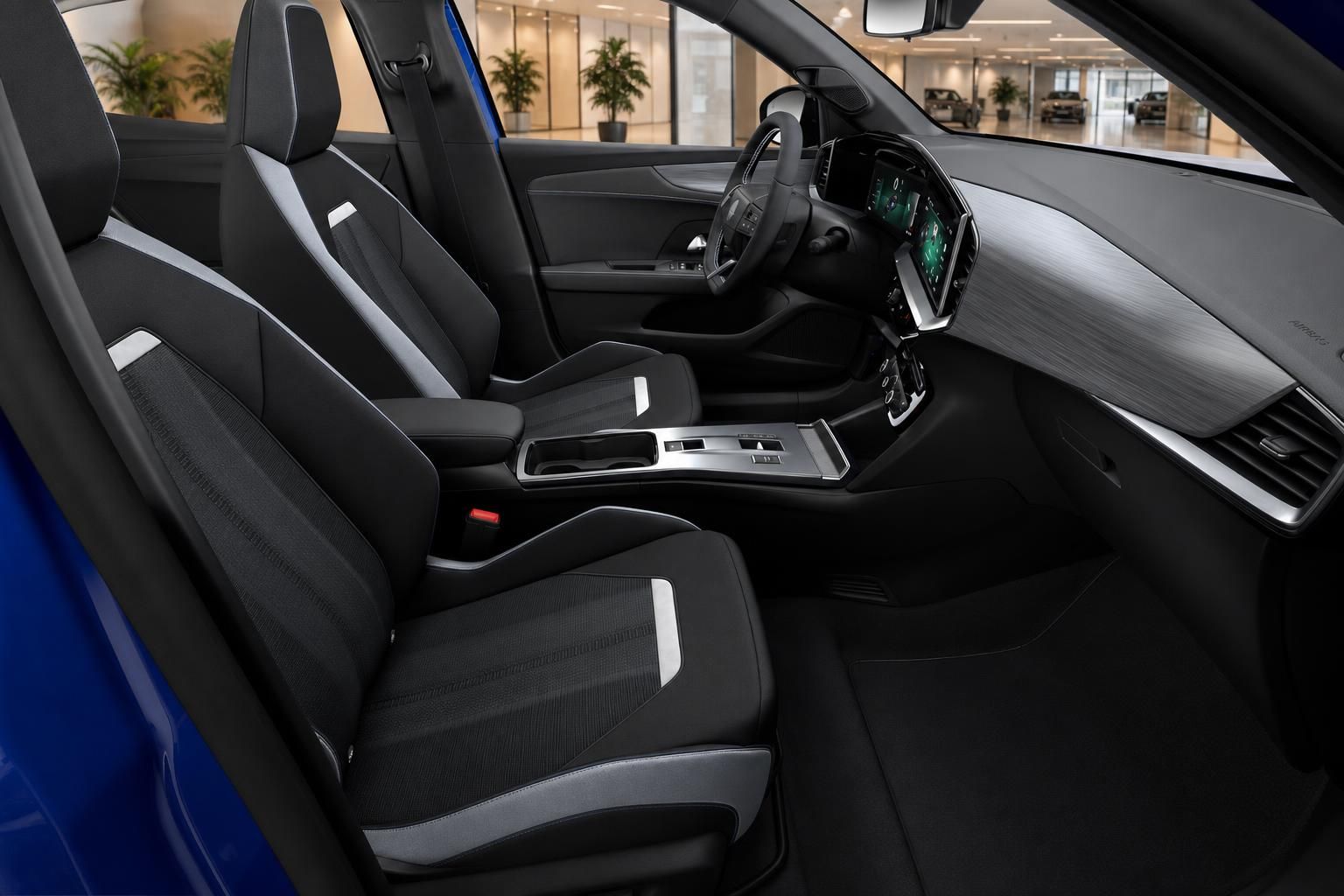 Opel Mokka Electric Innenraum Vordersitze und Armaturenbrett