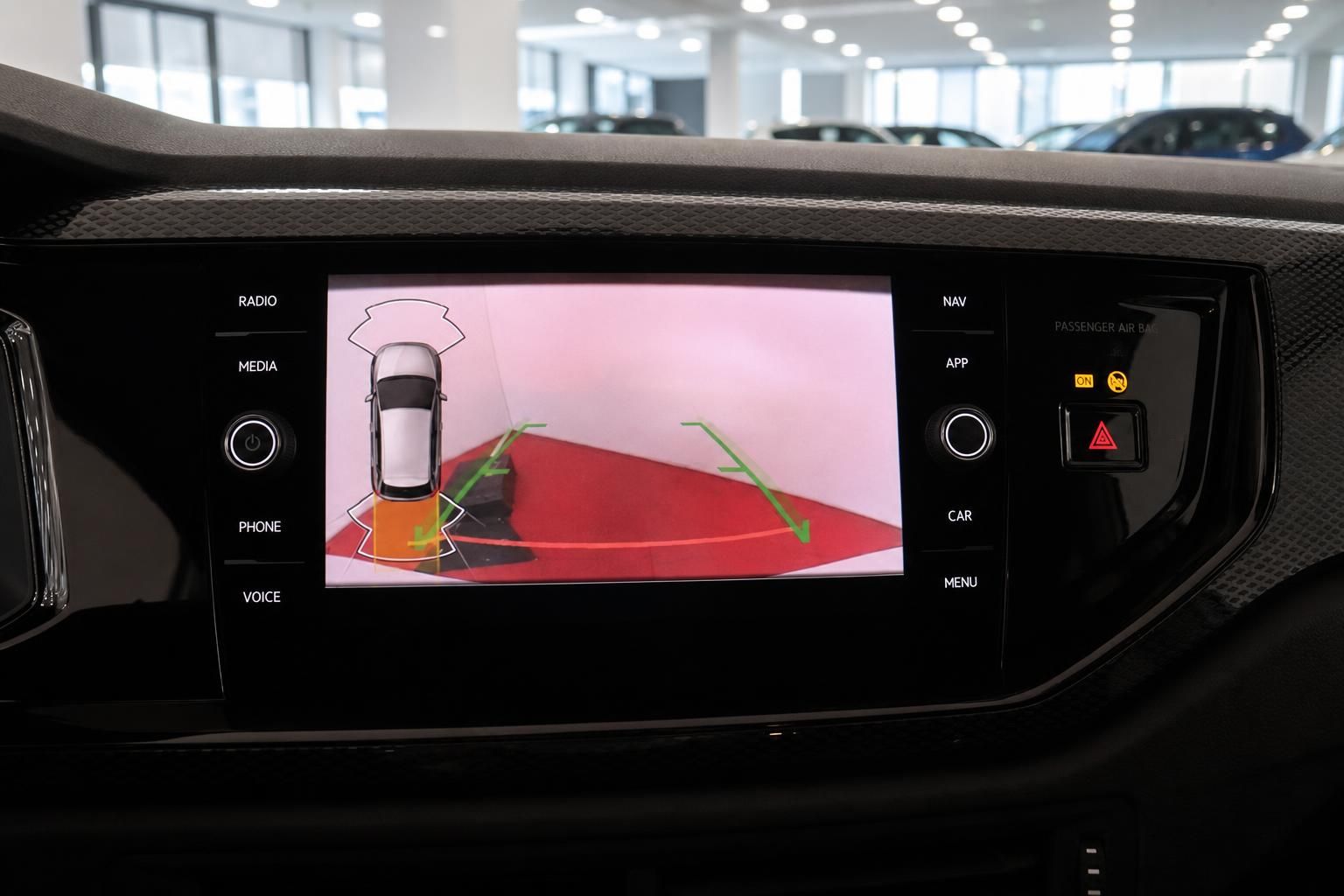 VW Polo Infotainment Bildschirm mit Rueckfahrkamera Anzeige