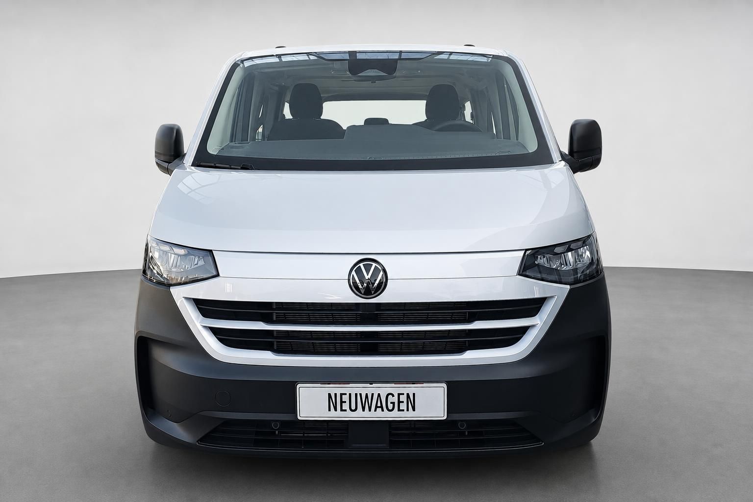 VW Van Frontansicht mit Kennzeichenhalter Neuwagen