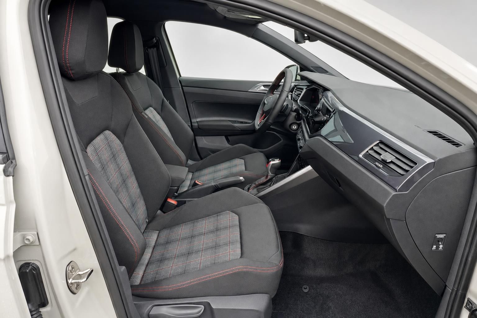VW Polo GTI Vordersitze und Armaturenbrett im Innenraum