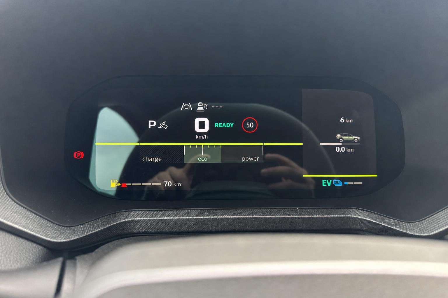 Digitales Kombiinstrument mit Elektrofahrzeug-Anzeige und Eco-Modus im Fahrzeug-Innenraum