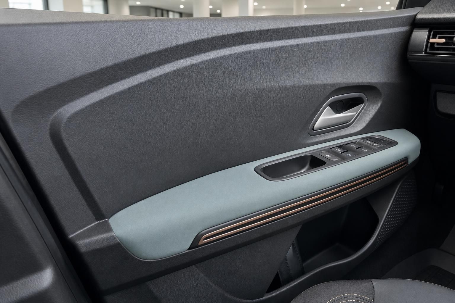 Fahrerseite Türverkleidung mit Fensterheberschaltern und zweifarbigem Design