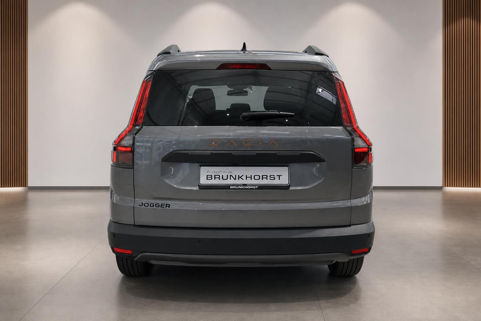 Dacia Jogger SUV grau Heckansicht - geräumiger Familienvan mit modernem LED-Rücklicht