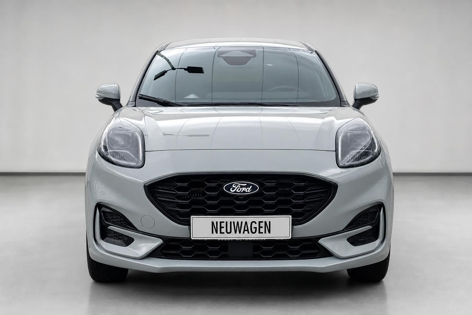 Ford Puma Neuwagen, Frontansicht mit Kühlergrill und Ford-Logo