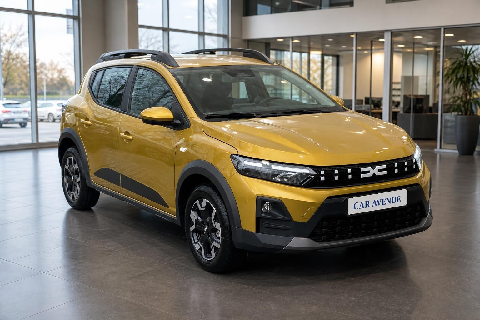 Gelber Dacia Sandero Schrägansicht vorne mit Car Avenue Kennzeichen im Showroom