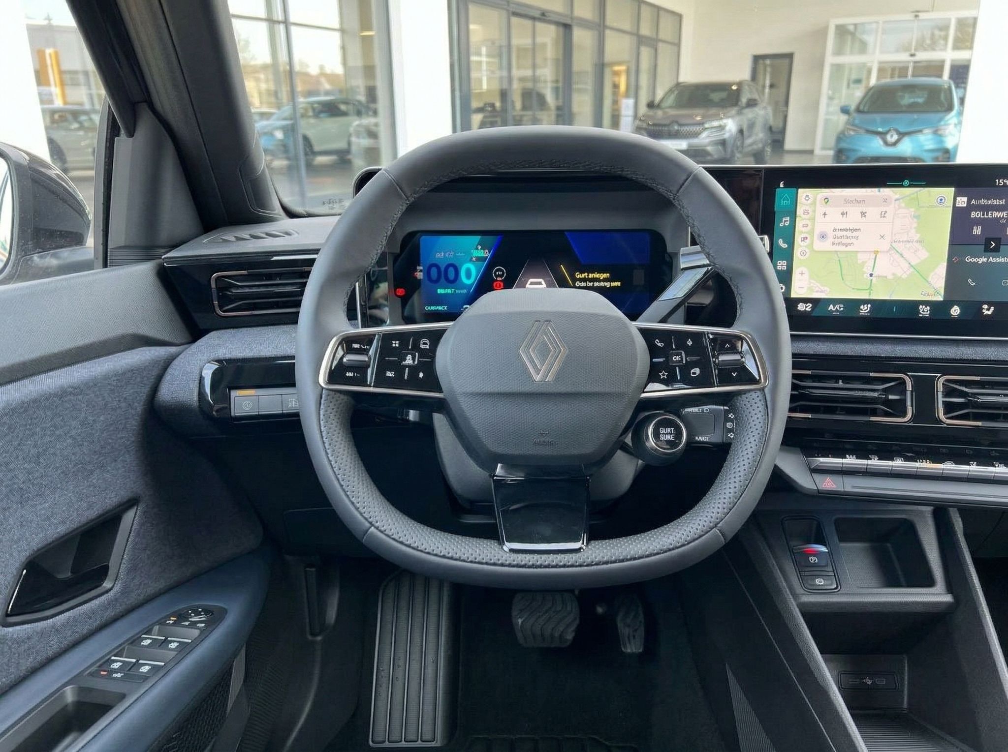 Renault Lenkrad mit Multifunktionstasten und digitaler Anzeige - Fahreransicht Innenraum