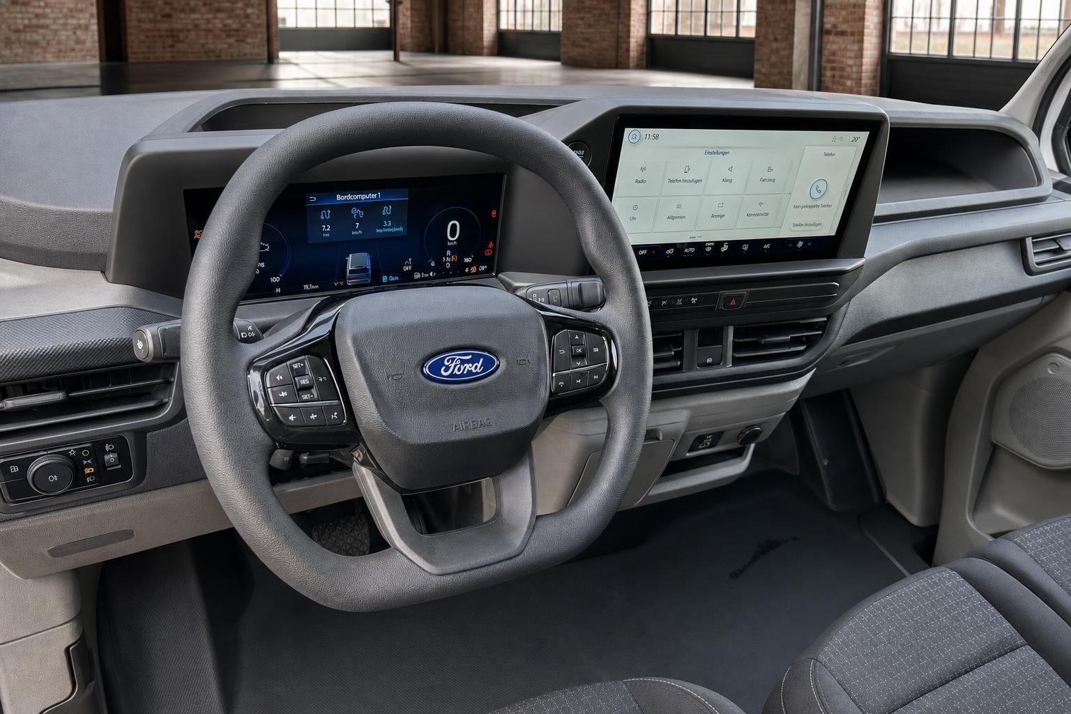 Ford Transit Cockpit mit digitalem Kombiinstrument und großem Touchscreen-Infotainmentsystem